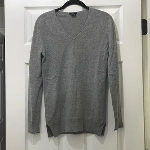 Theory 100% Cashmere V-Neck Sweater